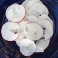 sliced apples
