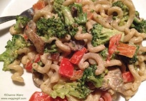 Pasta with Vegan Alfredo Sauce