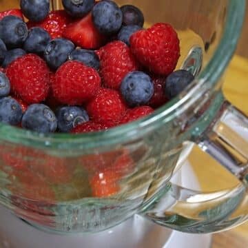 Berry smoothie in blender
