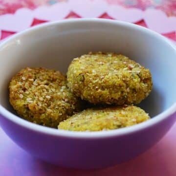 Gently curried tofu burgers