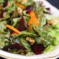 green salad with beets and walnuts