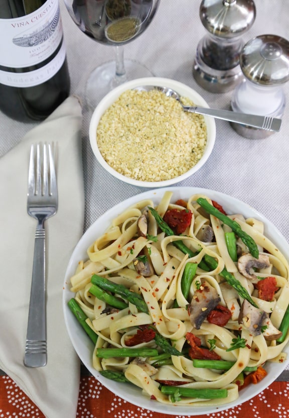Linguine or Fettuccine with asparagus and mushrooms recipe