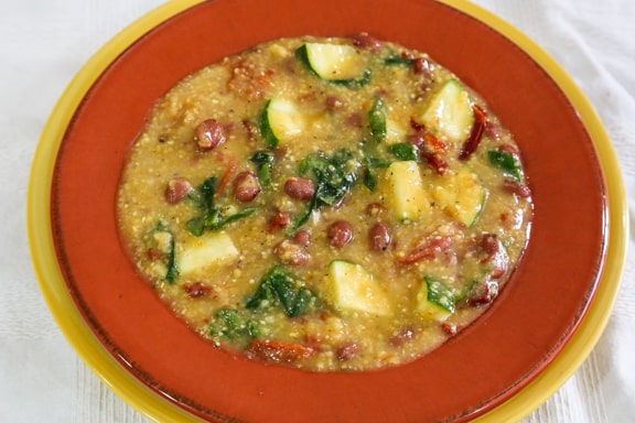 Potage polenta with red beans and spinach