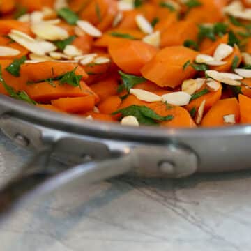 Sautéed Carrots with Almonds