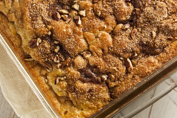 Pastel de café crumble vegano de canela y nuez