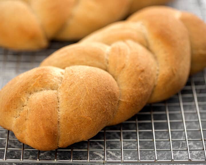 Egg-free vegan challah