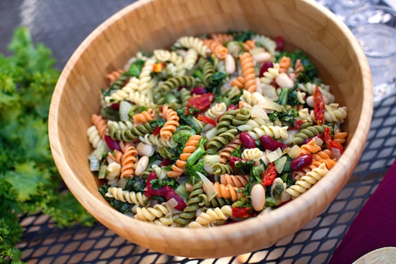 Pasta con dos frijoles y escarola