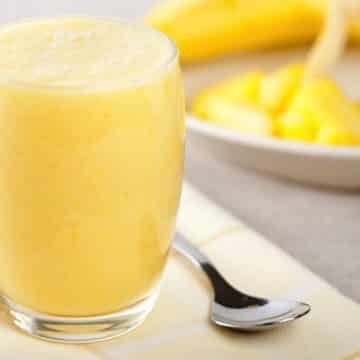 Banana-pineapple smoothie