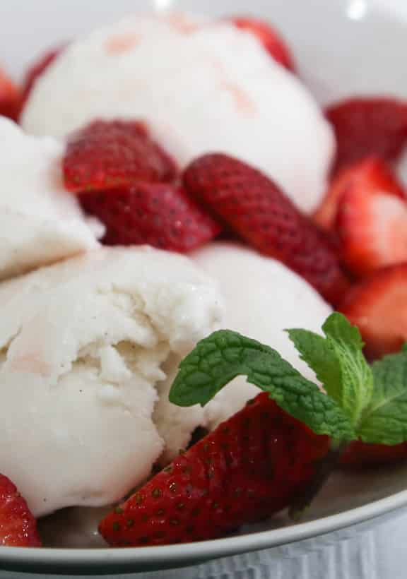Amaretto Strawberries recipe