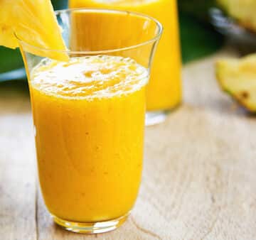 Juicy pineapple smoothie recipe