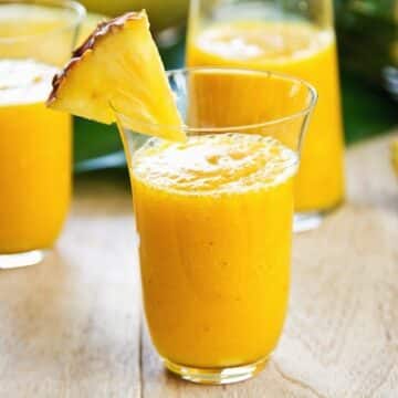 Juicy pineapple smoothie