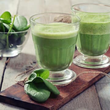 Spinach and Avocado Green Smoothie