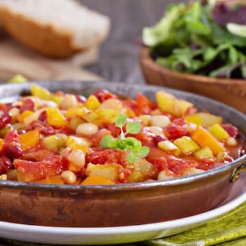 Stewed White Beans with Fresh Tomatoes