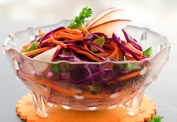 Red cabbage and apple slaw
