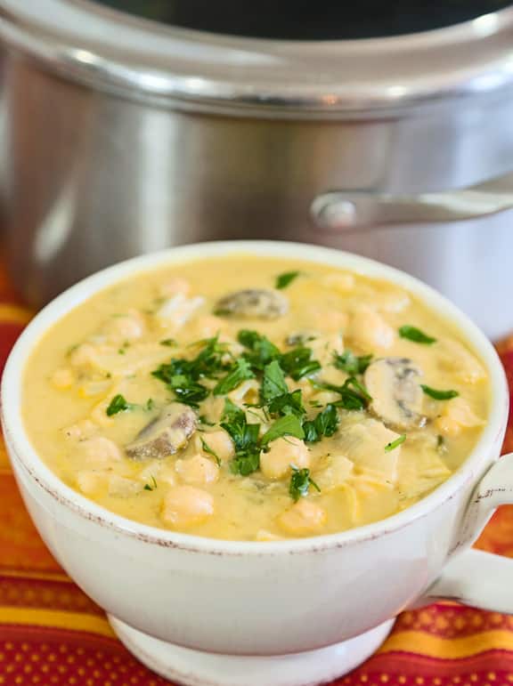 Receta de sopa de champiñones con tahini de garbanzos