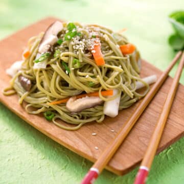 Noodles with daikon and carrots