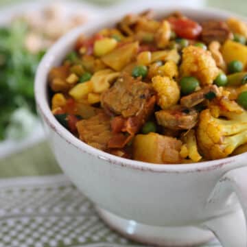 Cauliflower Tempeh Curry