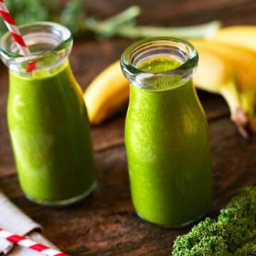 Kale and banana smoothie