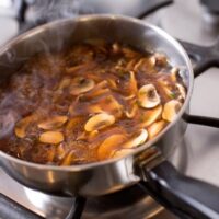 Easy vegan mushroom gravy