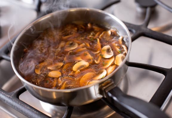 Easy vegan mushroom gravy