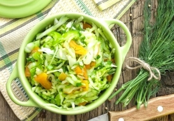 Tangy coleslaw with yellow pepper