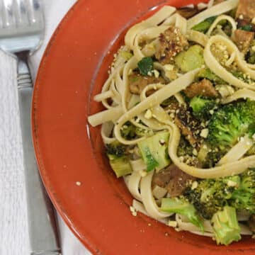 Vegan Fettuccine Carbonara with Broccoli