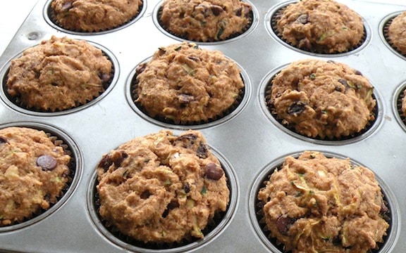 Zucchini-raisin muffins recipe