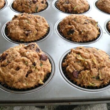 Zucchini-raisin muffins