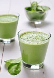 Spinach and fruit smoothies