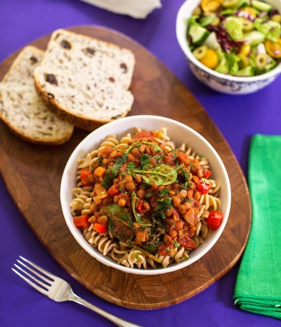 Pasta with lentil and spinach sauce