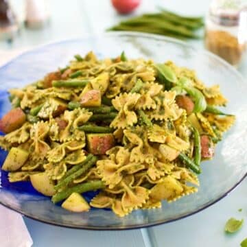 pesto pasta with potatoes and green beans