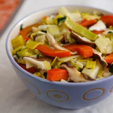 Leeks with Bell Peppers and Shiitakes