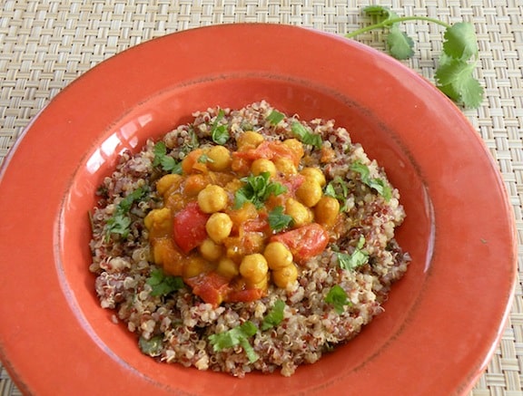 Curried chickpeas with chutney-flavored grains