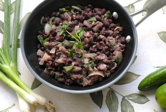 Garlicky skillet black beans recipe