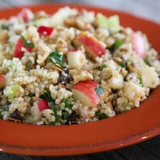 Bulgur salad with fruits and nuts