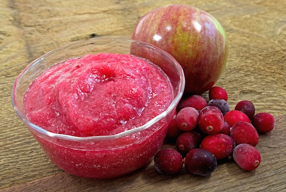 Fresh raw cranberry apple relish