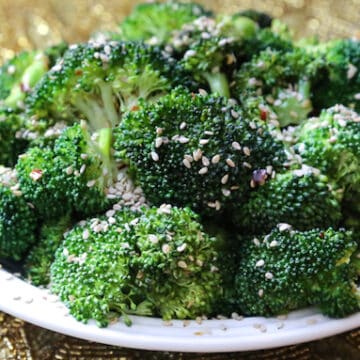 Simple stir-fried sesame broccoli