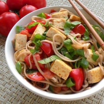 Soba with tofu, tomatoes, and basil