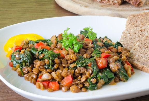 Stewed lentils with spinach and bell pepper