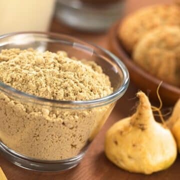 Maca powder and root