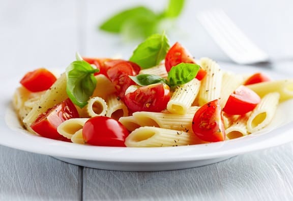Pasta with fresh tomatoes and basil