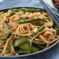 Udon noodles with asparagus