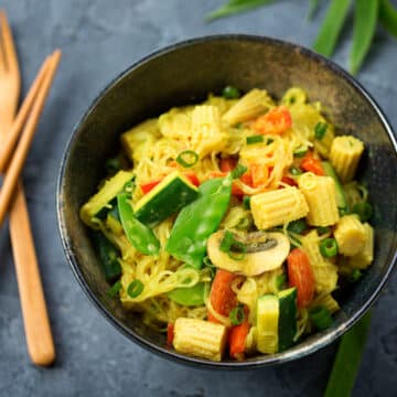 Coconut curry bean-thread noodle
