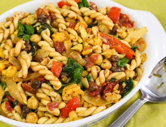 Curried Pasta with Spinach and Chickpeas recipe