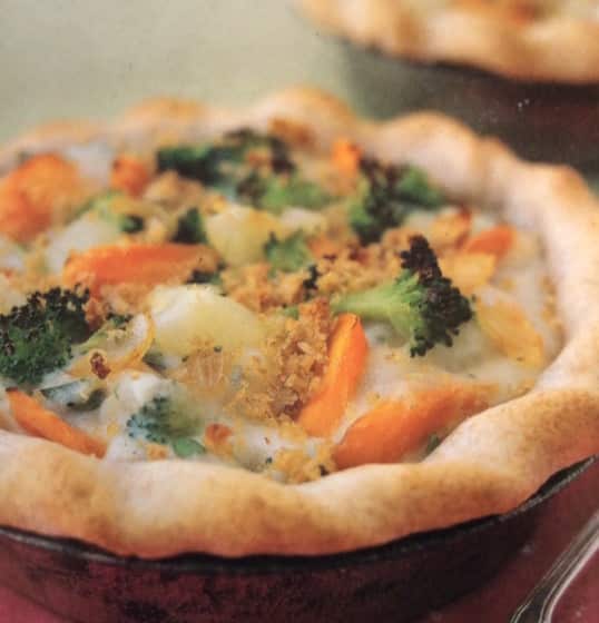 Hearty vegan vegetable pot pie