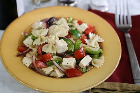 Ensalada de pasta con sabor griego