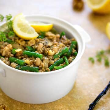 Lemony bulgur with green beans and walnuts
