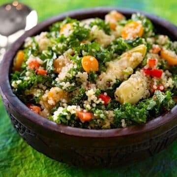 Quinoa, kale, and artichoke salad recipe