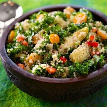 Quinoa, kale, and artichoke salad recipe
