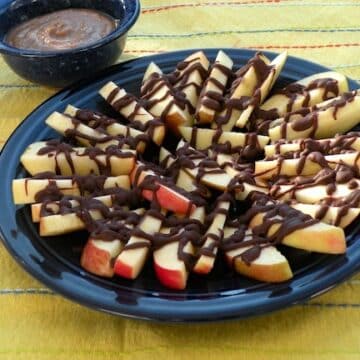 Chocolate drizzled apples or pears